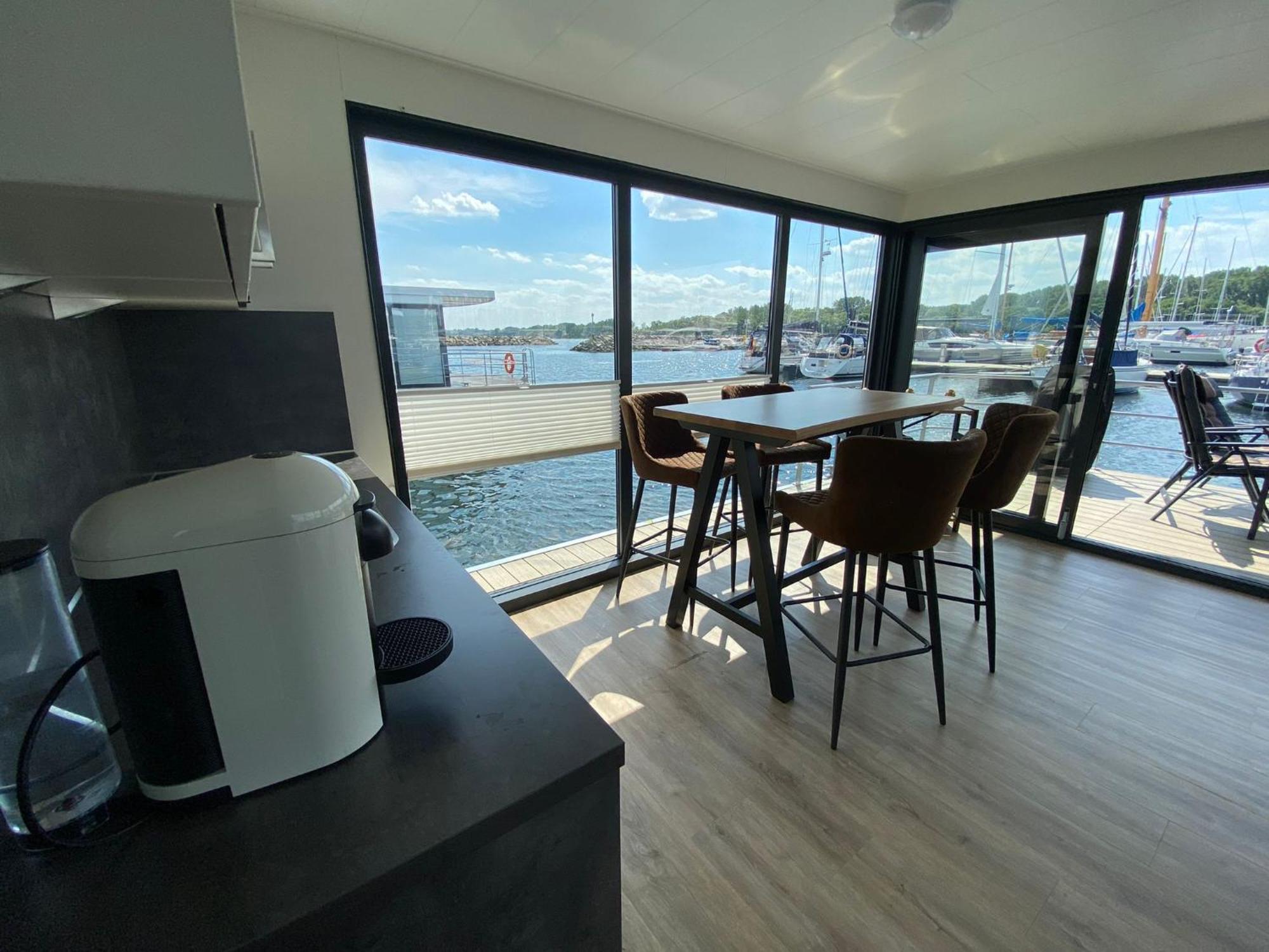 Urlaub Auf Dem Wasser Mit Einmaligen Ausblick - Well Hausboote Boltenhagen 10 Buitenkant foto